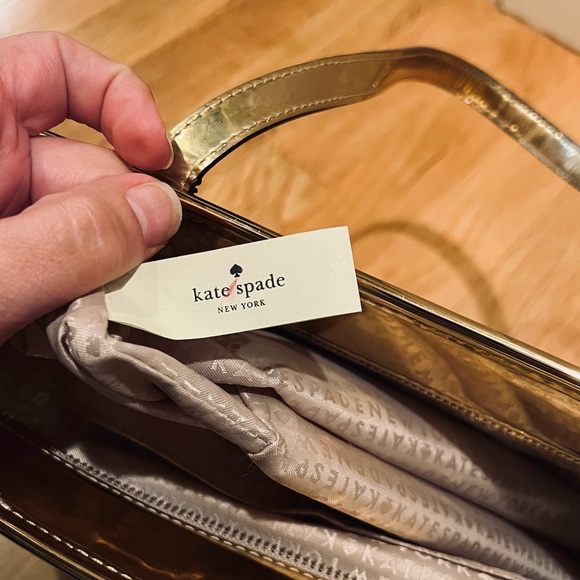 Kate Spade /Gold /Perforated Hearts /Shoulder Tote bag. Dimensions 10/12/6 - Picture 7 of 9